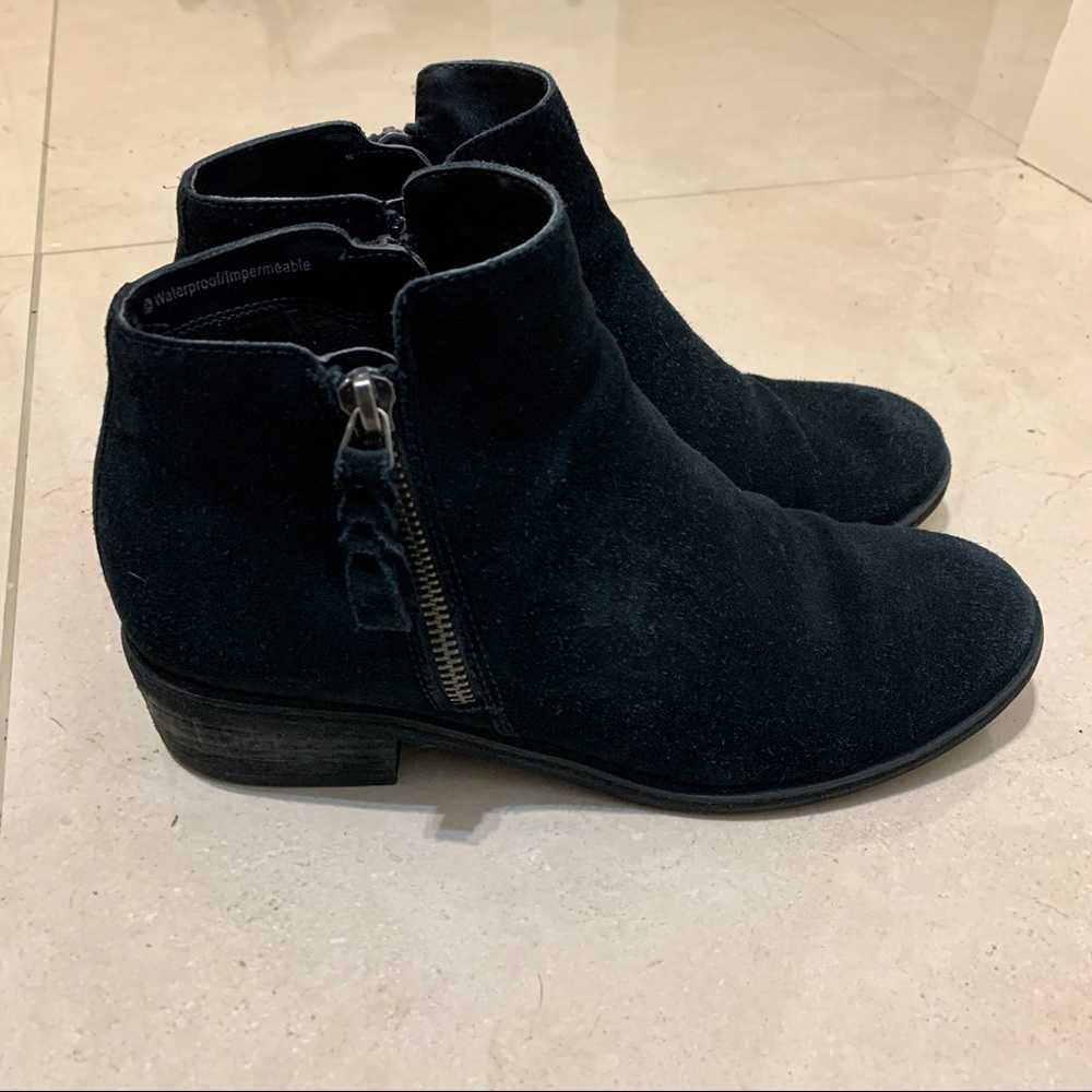Blonde Liam Waterproof bootie size 8